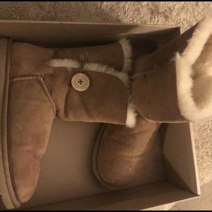 Ugg size 7